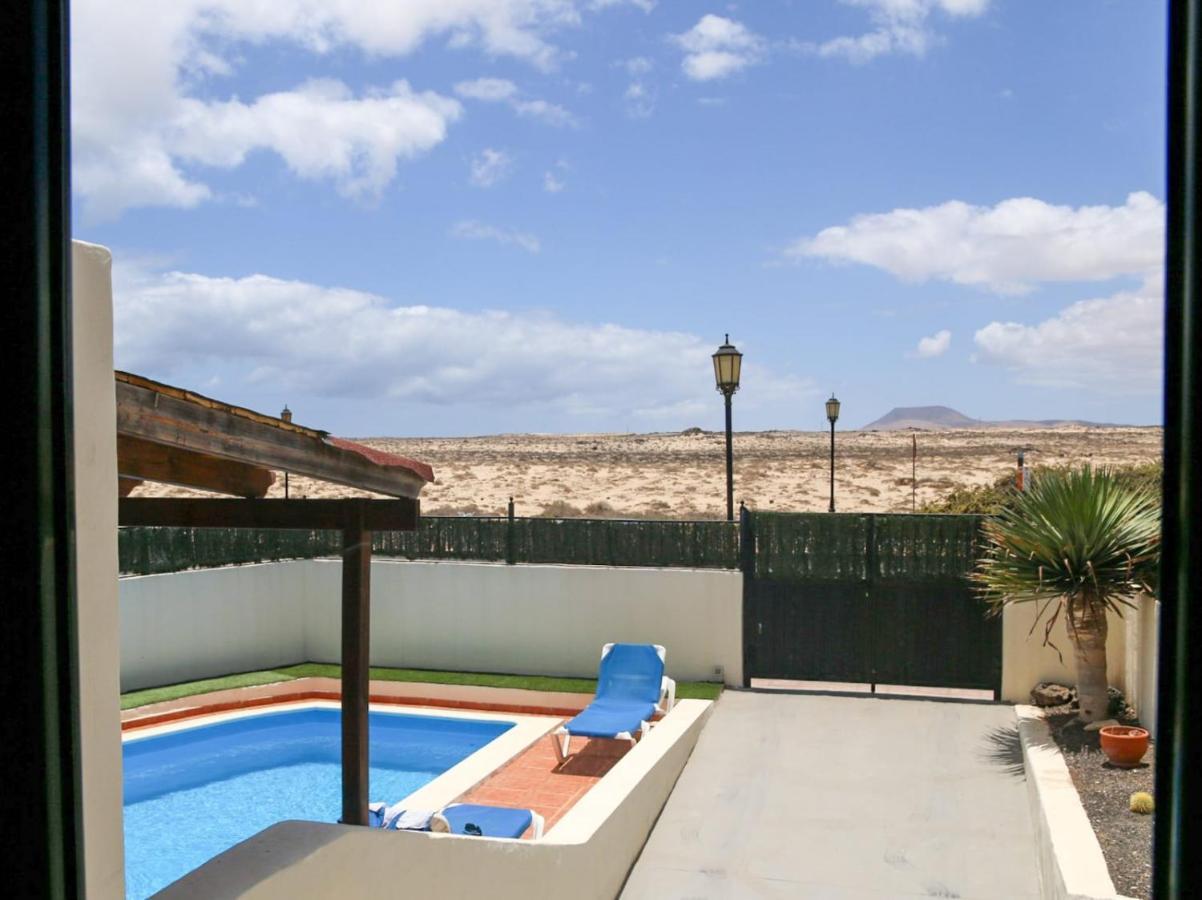 Villa Con Piscina Cerca De Las Dunas De كوراليهو المظهر الخارجي الصورة